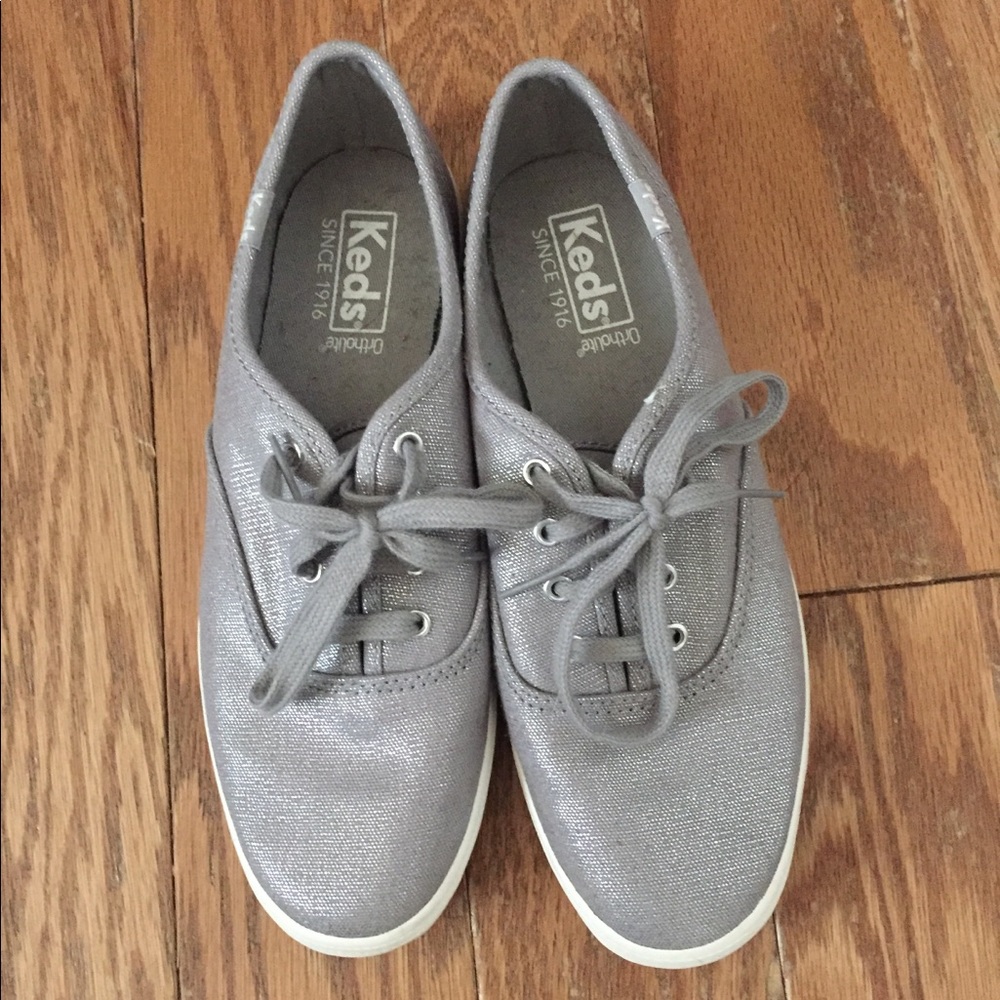 Size 6 never worn, KEDS Silver Sneaker